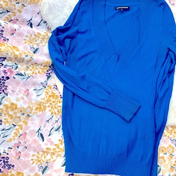 »EXPRESS» Royal Cobalt Lightweight Pullover VNeck Top, Luxurious Softness•Medium - Picture 3 of 16